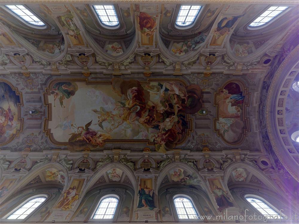 Busto Arsizio (Varese, Italy) - Ceiling of the nave of the St. Michael the Archangel Church